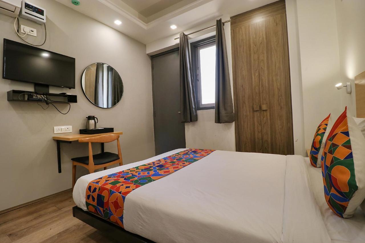 Fabhotel The Chaitanyas Rohini Sec 18 Delhi  Dış mekan fotoğraf